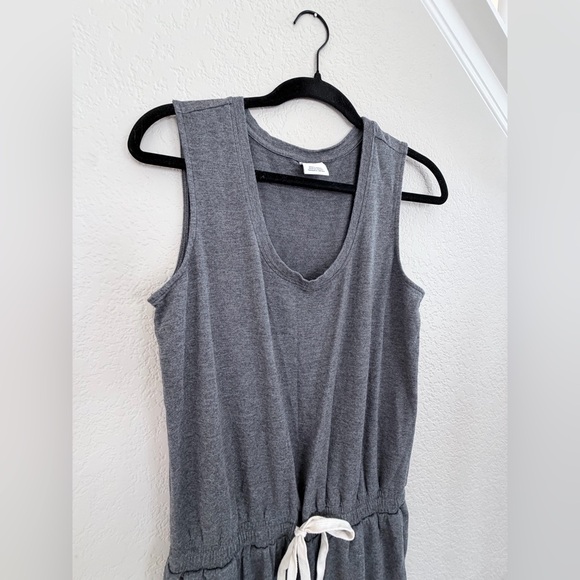Amazon Essentials jumpsuit - Picture 4 of 7